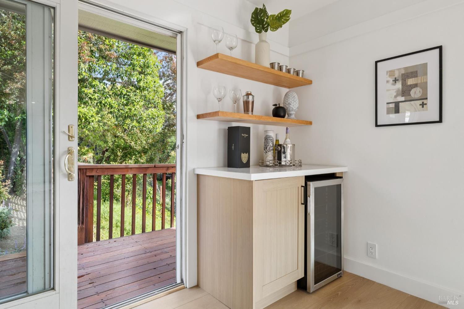 Detail Gallery Image 12 of 37 For 22 North Terrace Unkn, Tiburon,  CA 94920 - 3 Beds | 2 Baths