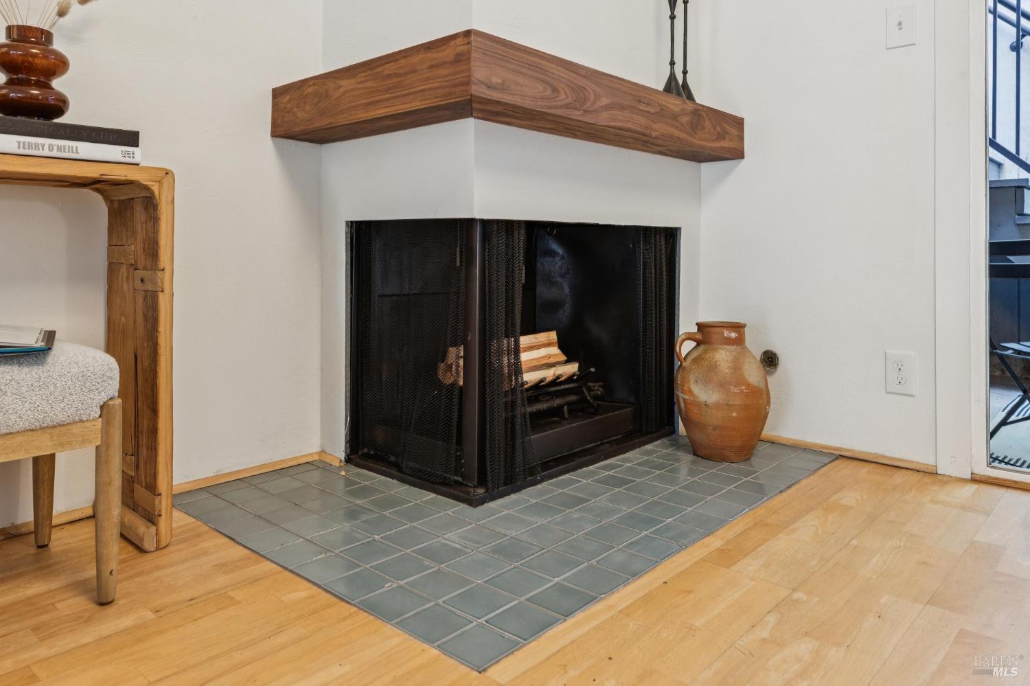 Detail Gallery Image 31 of 62 For 11 Love Ct, Fairfax,  CA 94930 - 2 Beds | 2/1 Baths