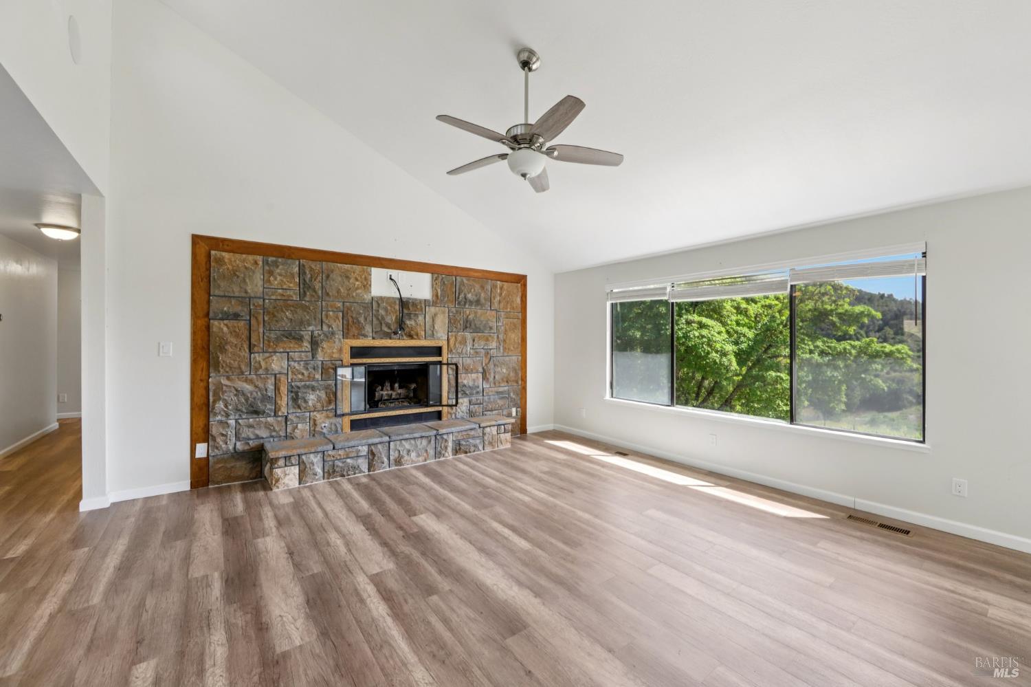 Detail Gallery Image 12 of 96 For 4084 Atlas Peak Rd, Napa,  CA 94558 - 5 Beds | 3/1 Baths