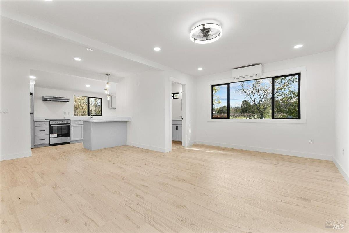 Detail Gallery Image 49 of 74 For 127 Pleasant Ave, Santa Rosa,  CA 95403 - 4 Beds | 4 Baths