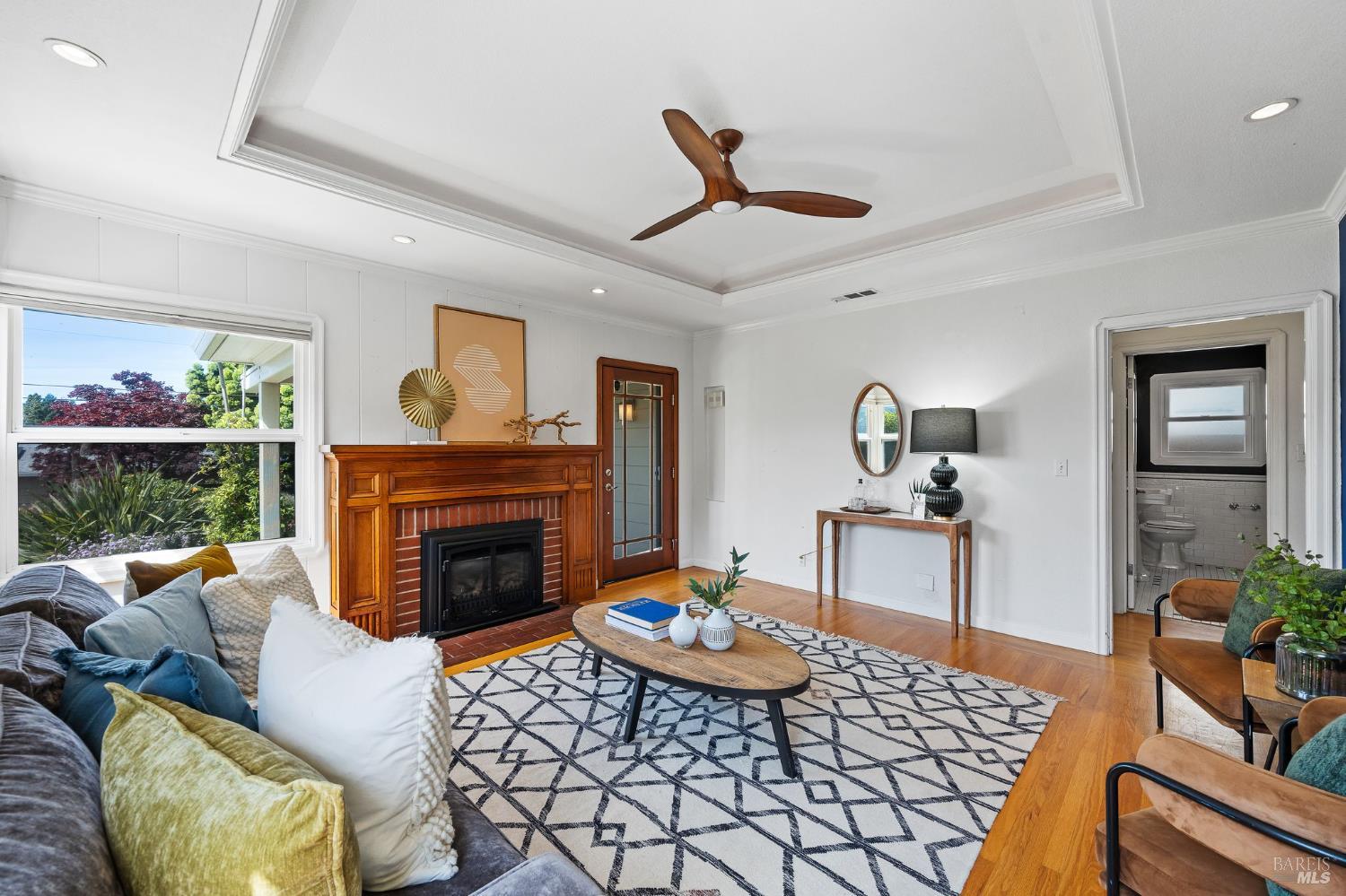 Detail Gallery Image 10 of 57 For 914 W 6th St, Benicia,  CA 94510 - 3 Beds | 2 Baths