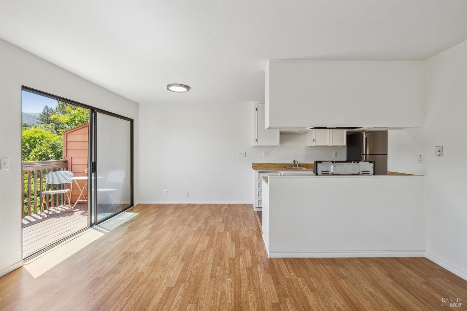 Detail Gallery Image 15 of 49 For 19 Shannon Ct, Novato,  CA 94949 - – Beds | – Baths