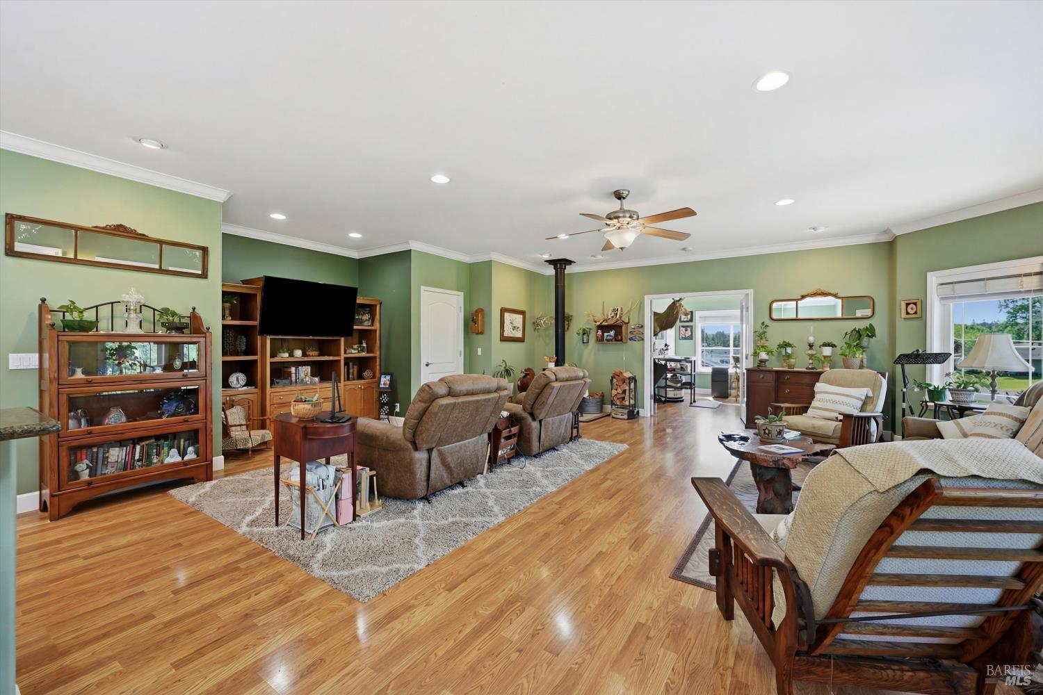 Detail Gallery Image 22 of 56 For 19614 Mountain Mdws, Hidden Valley Lake,  CA 95467 - 4 Beds | 3 Baths