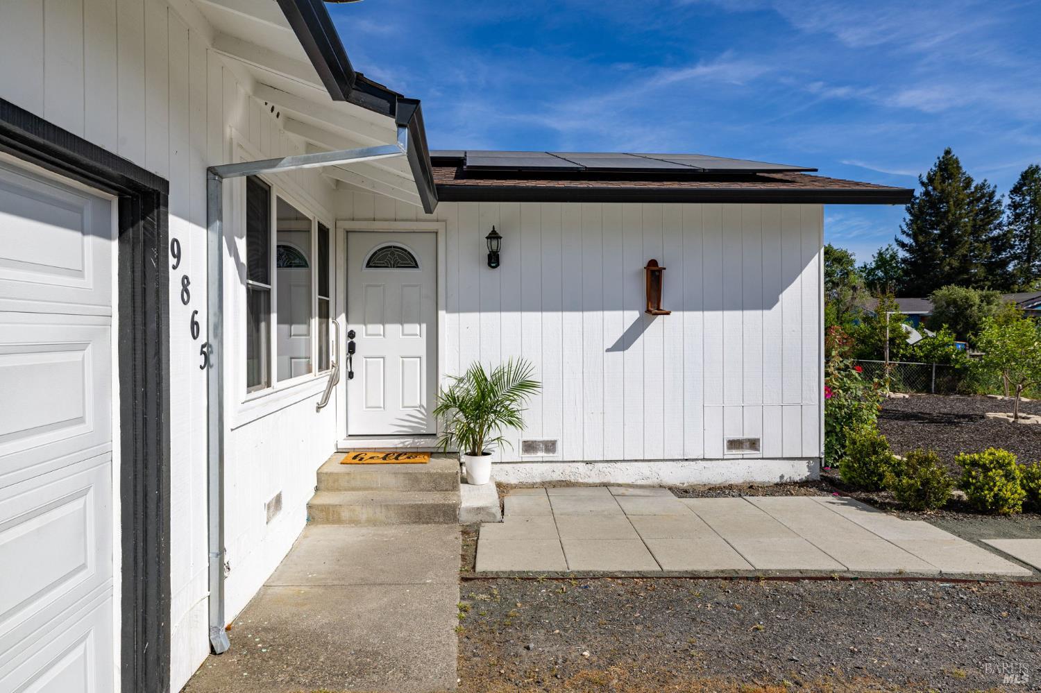 Detail Gallery Image 2 of 34 For 9865 Sunray Pl, Windsor,  CA 95492 - 3 Beds | 1/1 Baths