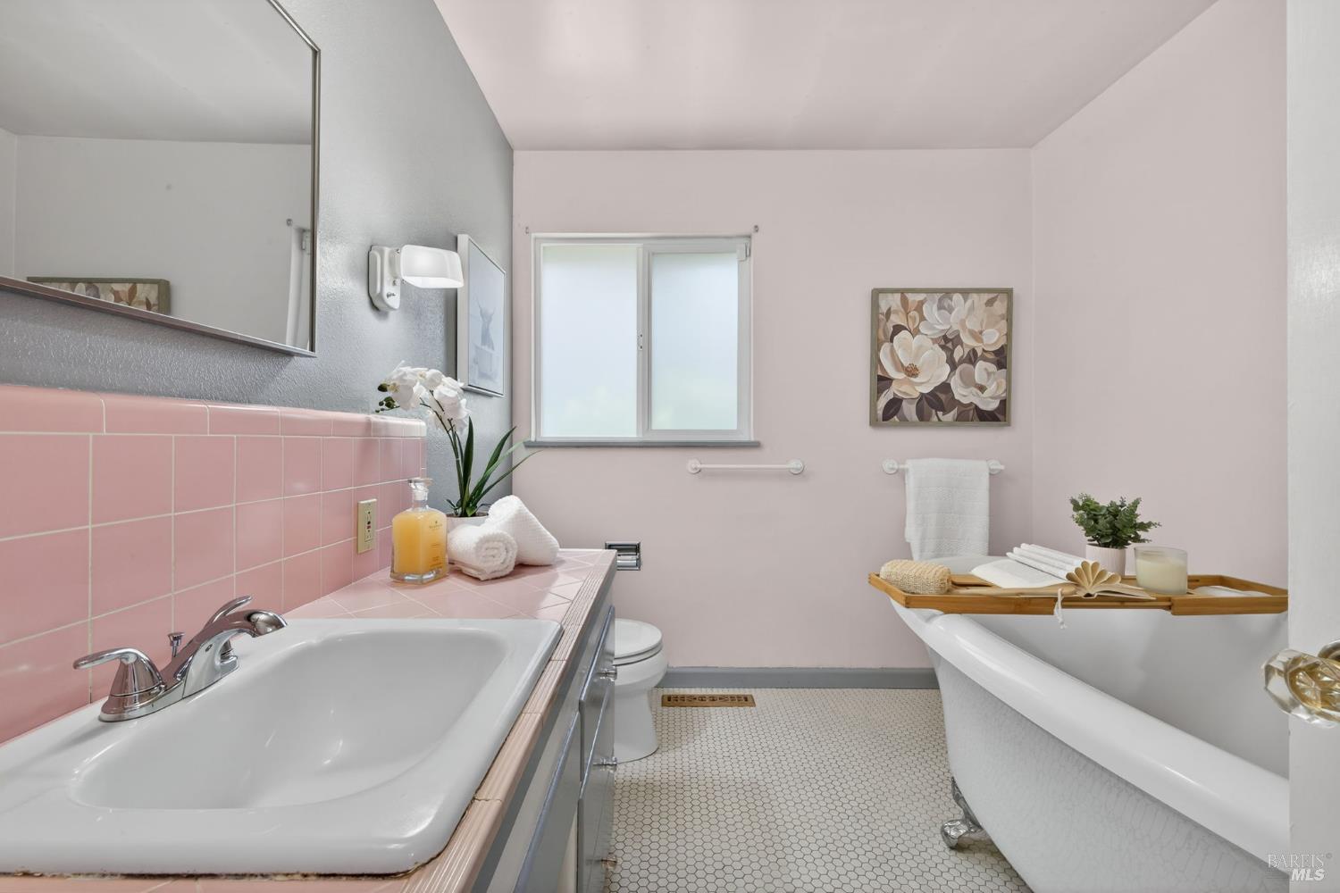 Detail Gallery Image 37 of 39 For 334 Richmond Dr, Santa Rosa,  CA 95401 - 4 Beds | 2 Baths