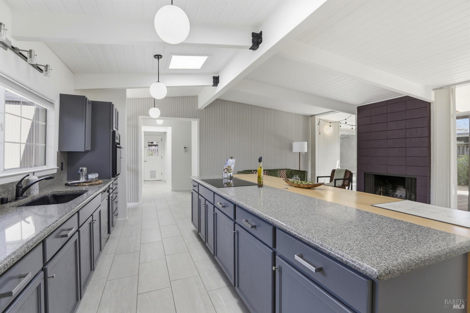 Detail Gallery Image 11 of 26 For 656 Bamboo Ter, San Rafael,  CA 94903 - 3 Beds | 2 Baths