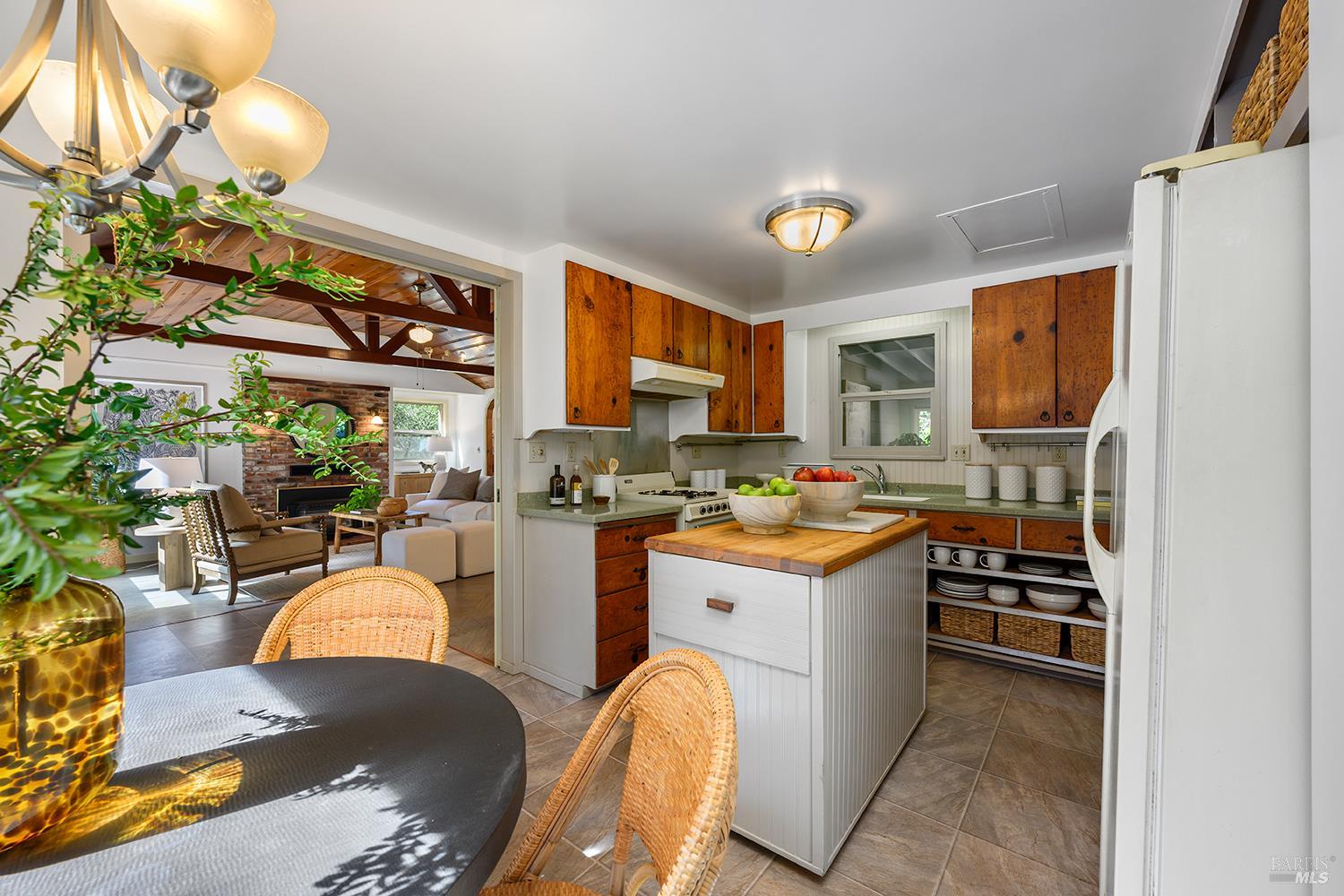 Detail Gallery Image 7 of 28 For 19020 Sunny Dr, Guerneville,  CA 95446 - 1 Beds | 1 Baths