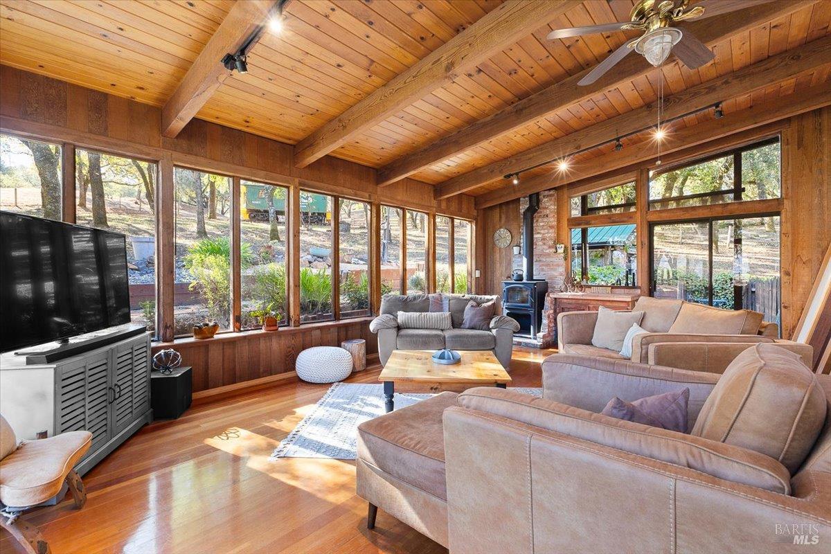 Detail Gallery Image 11 of 39 For 350 Canyon Rd, Geyserville,  CA 95441 - 2 Beds | 1/1 Baths