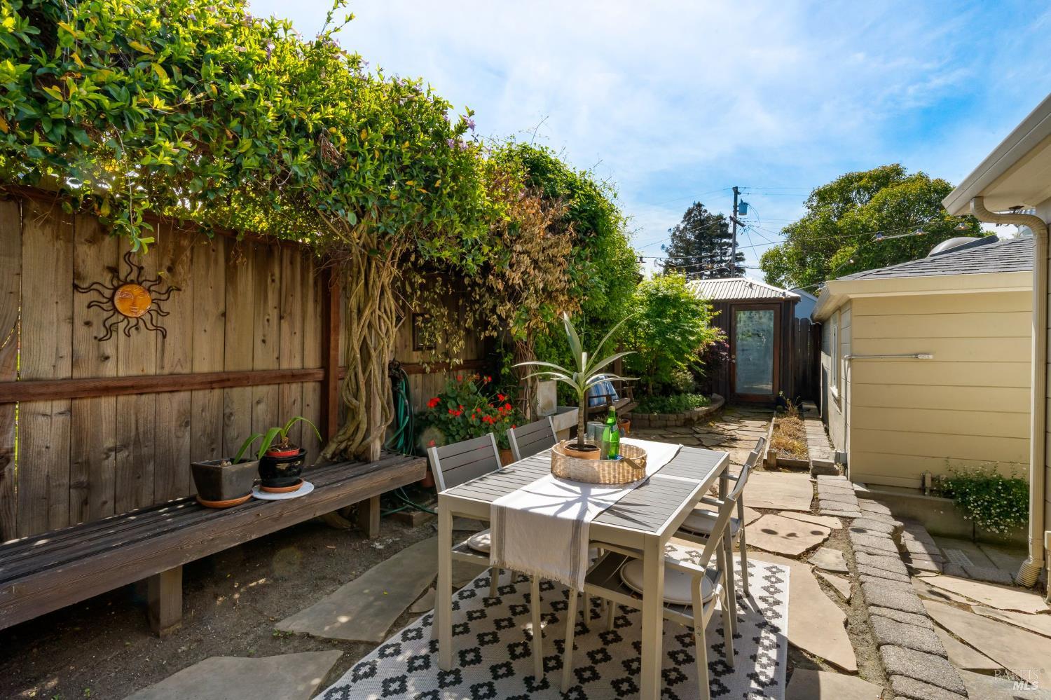 Detail Gallery Image 41 of 57 For 914 W 6th St, Benicia,  CA 94510 - 3 Beds | 2 Baths