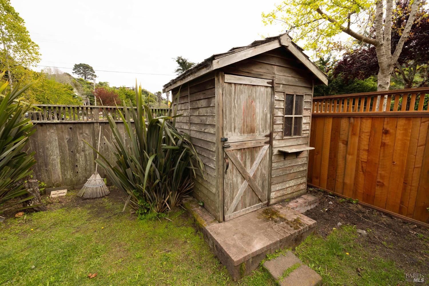 Detail Gallery Image 33 of 39 For 10 Park Ave, Bolinas,  CA 94924 - 2 Beds | 1/1 Baths