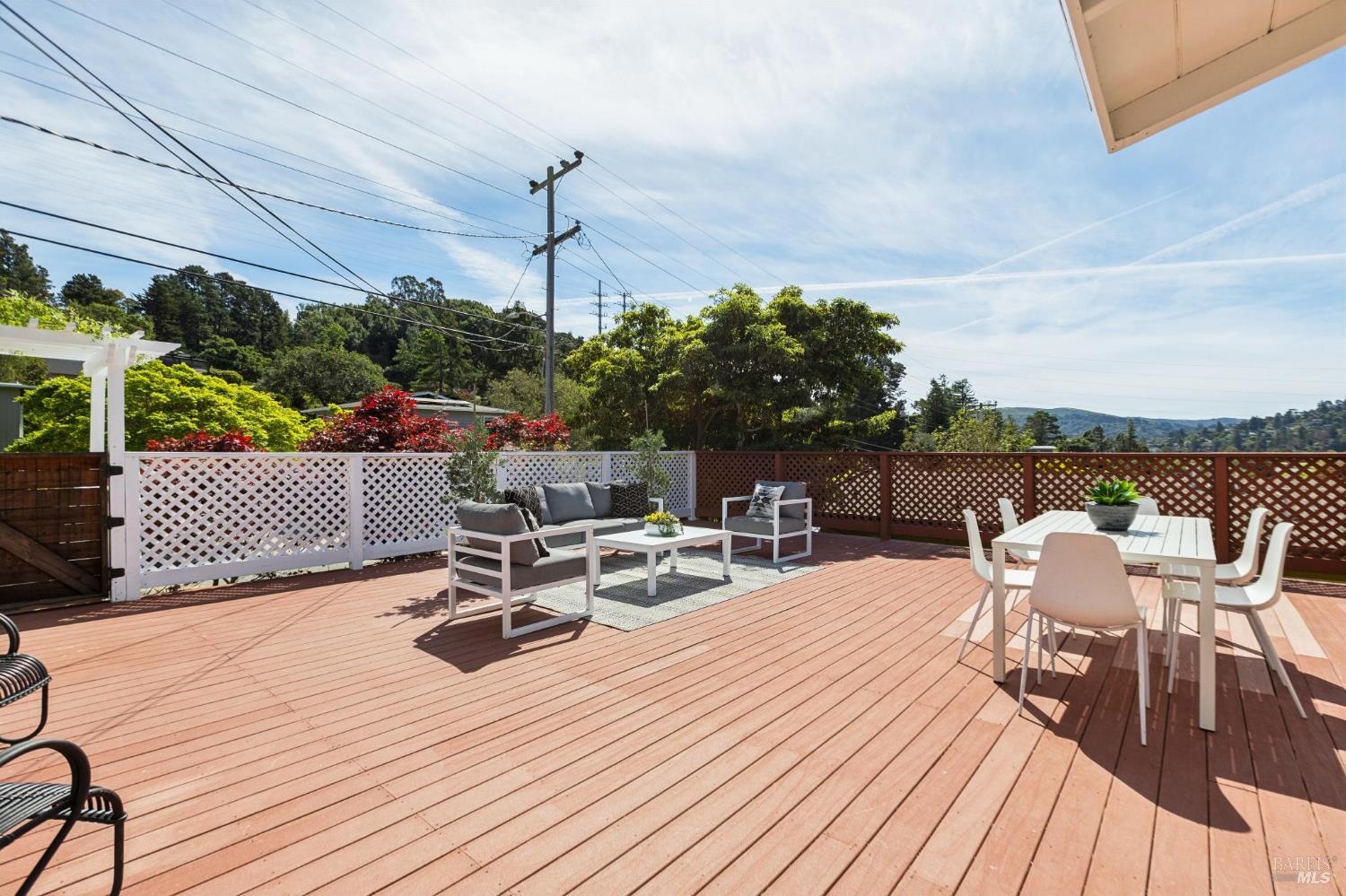 Detail Gallery Image 5 of 61 For 138 Kipling Dr, Mill Valley,  CA 94941 - 4 Beds | 3 Baths