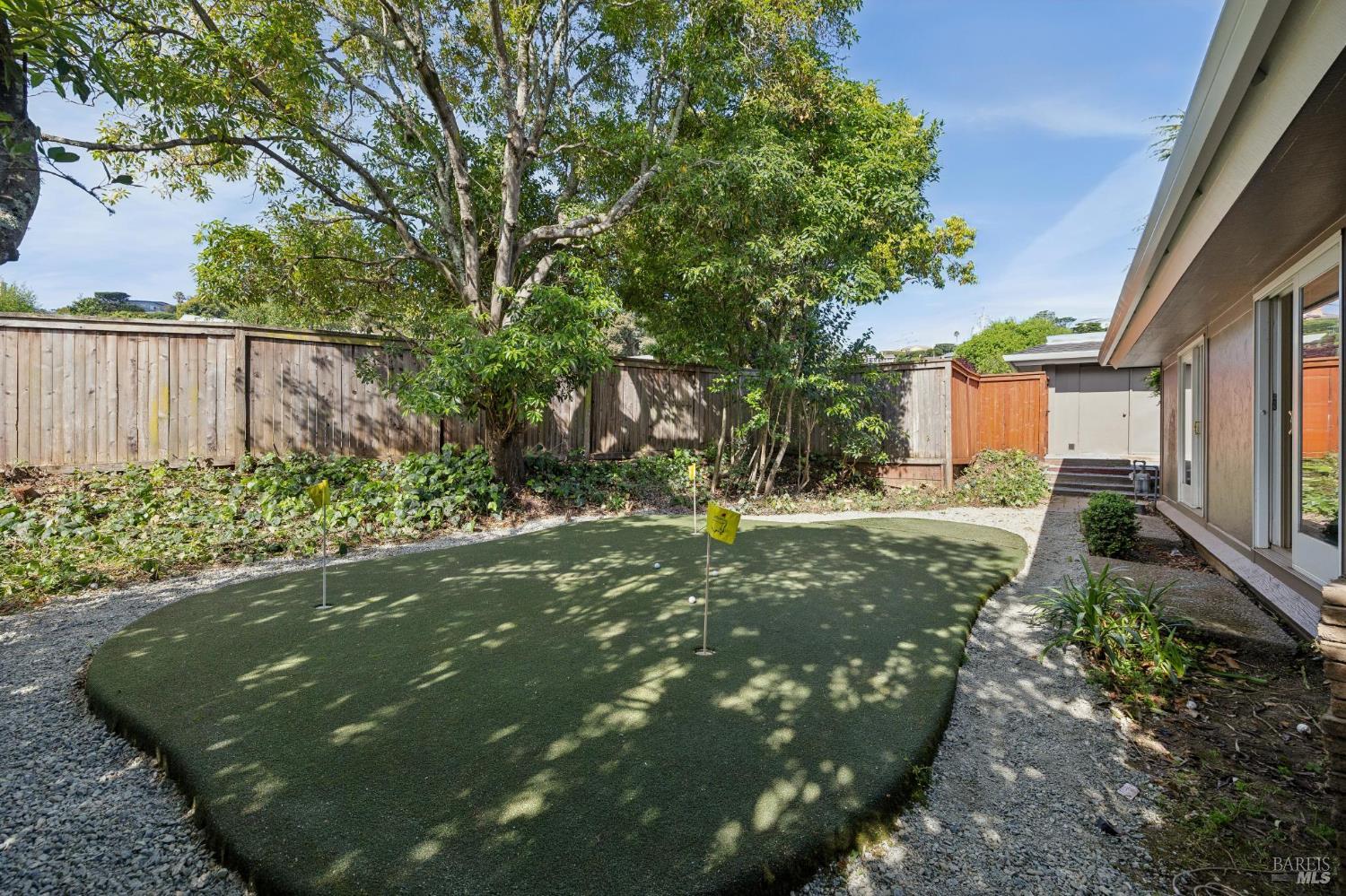 Detail Gallery Image 33 of 37 For 22 North Terrace Unkn, Tiburon,  CA 94920 - 3 Beds | 2 Baths