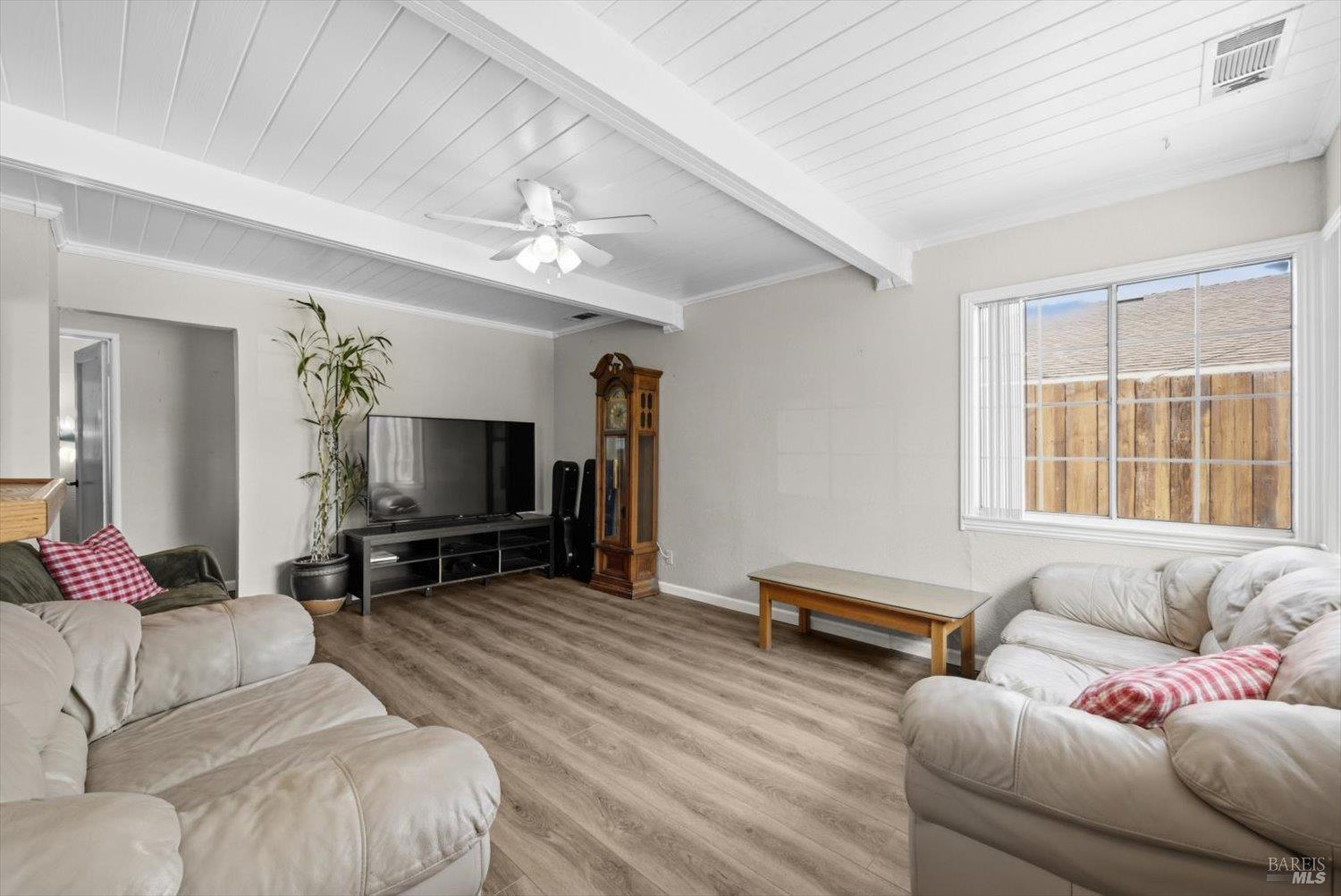 Detail Gallery Image 10 of 46 For 19 Wharf Dr, Pittsburg,  CA 94565 - 2 Beds | 1/1 Baths