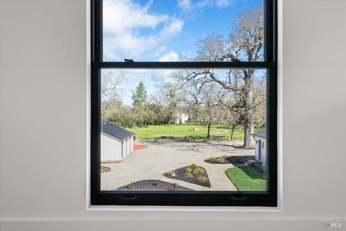 Detail Gallery Image 33 of 74 For 127 Pleasant Ave, Santa Rosa,  CA 95403 - 4 Beds | 4 Baths