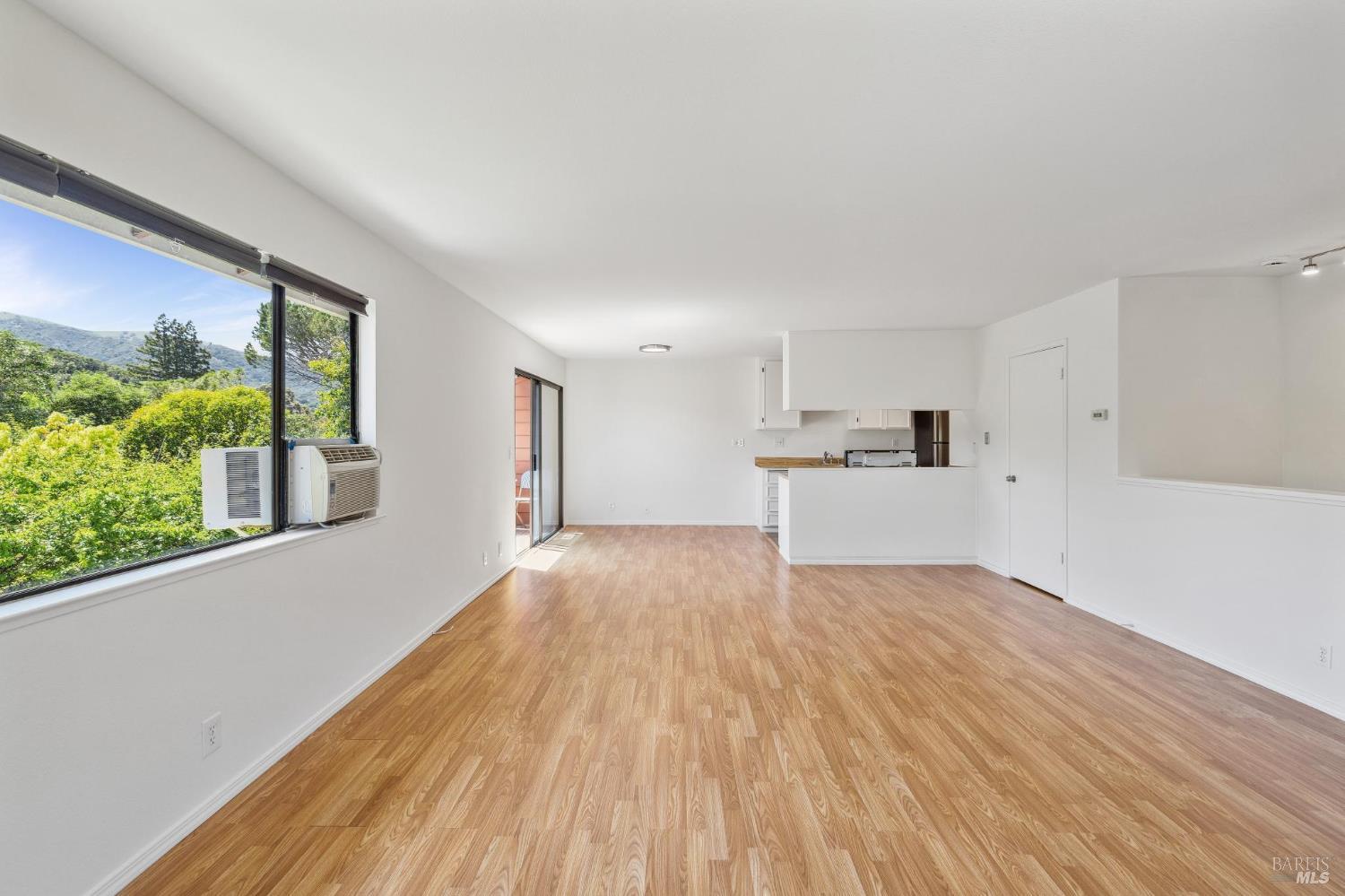 Detail Gallery Image 10 of 49 For 19 Shannon Ct, Novato,  CA 94949 - – Beds | – Baths