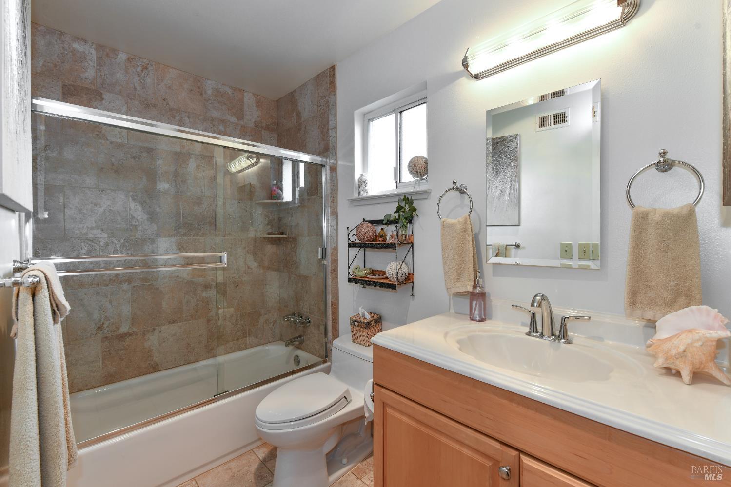Detail Gallery Image 27 of 35 For 4139 via La Paz Unkn, Napa,  CA 94558 - 4 Beds | 2/1 Baths