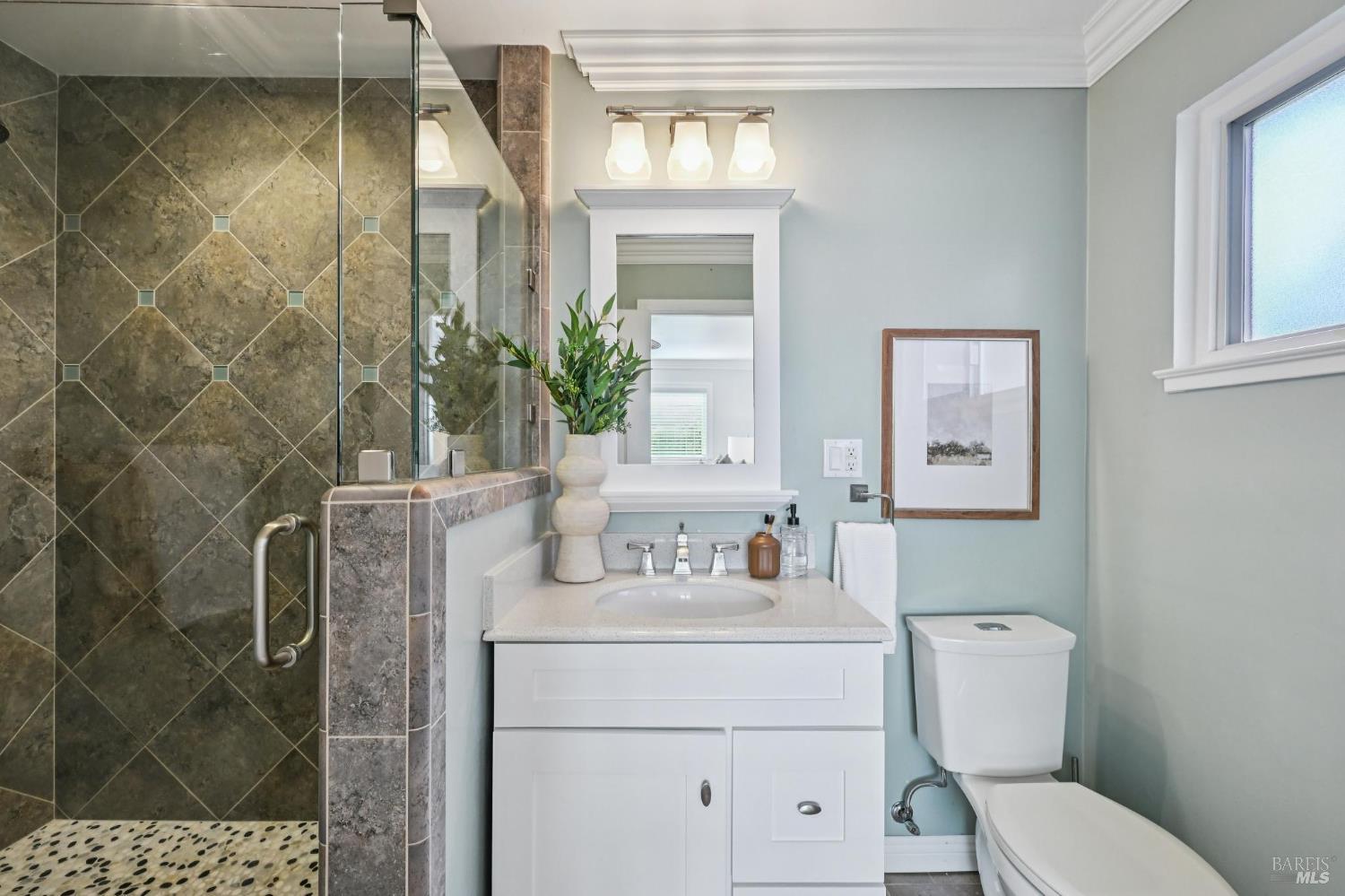 Detail Gallery Image 25 of 46 For 30 Rollingwood Dr, San Rafael,  CA 94901 - 3 Beds | 2 Baths