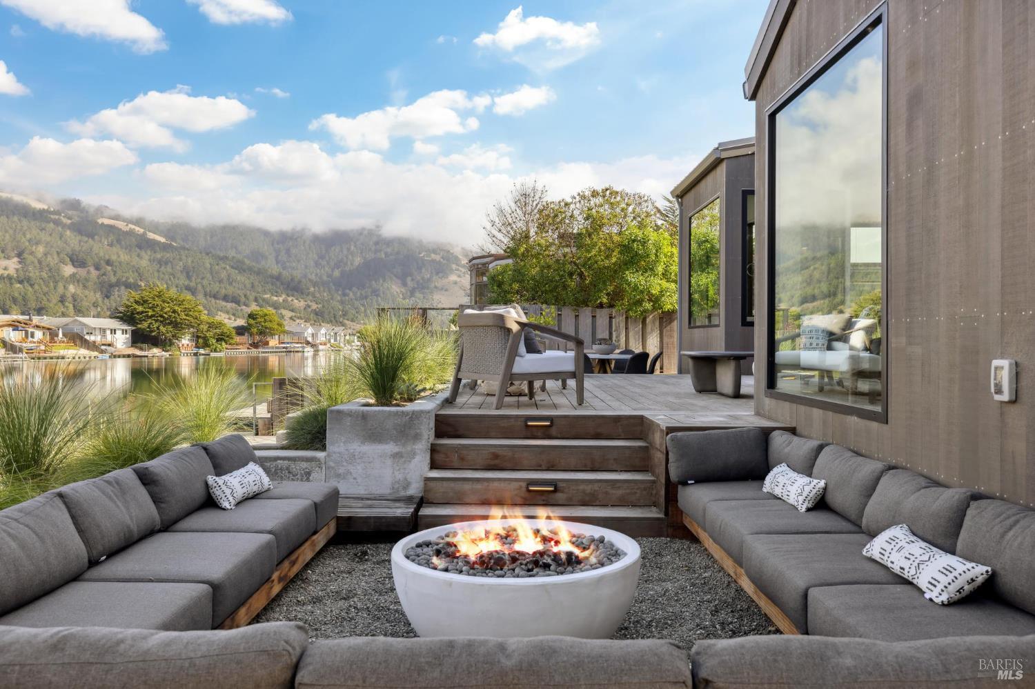 Detail Gallery Image 58 of 63 For 297 Seadrift Rd, Stinson Beach,  CA 94970 - 3 Beds | 2 Baths