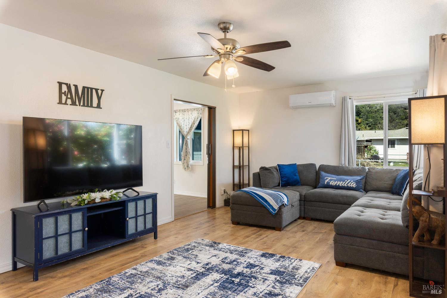 Detail Gallery Image 5 of 34 For 13780 Mountain House Rd, Hopland,  CA 95449 - 3 Beds | 1 Baths