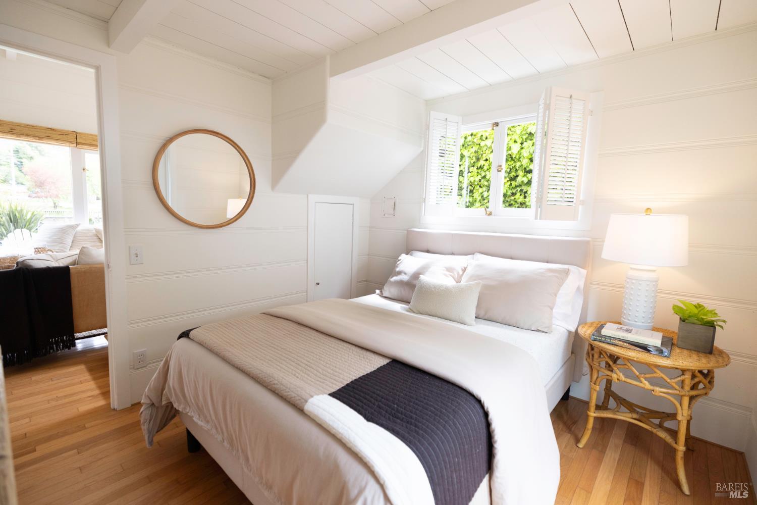 Detail Gallery Image 18 of 39 For 10 Park Ave, Bolinas,  CA 94924 - 2 Beds | 1/1 Baths