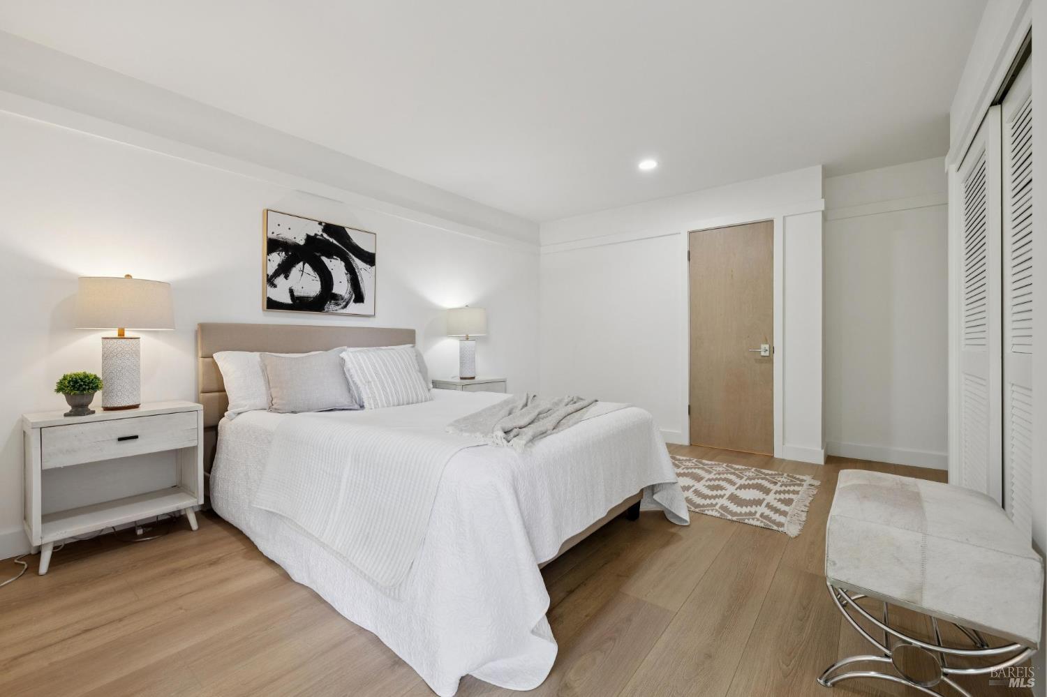 Detail Gallery Image 24 of 37 For 22 North Terrace Unkn, Tiburon,  CA 94920 - 3 Beds | 2 Baths