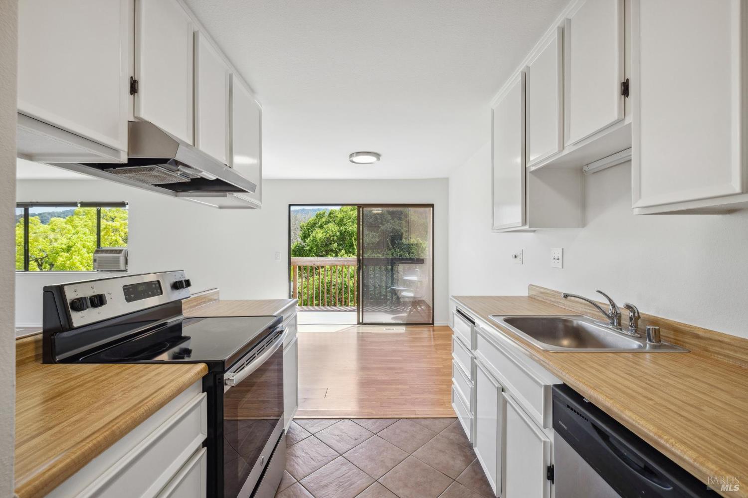 Detail Gallery Image 21 of 49 For 19 Shannon Ct, Novato,  CA 94949 - – Beds | – Baths