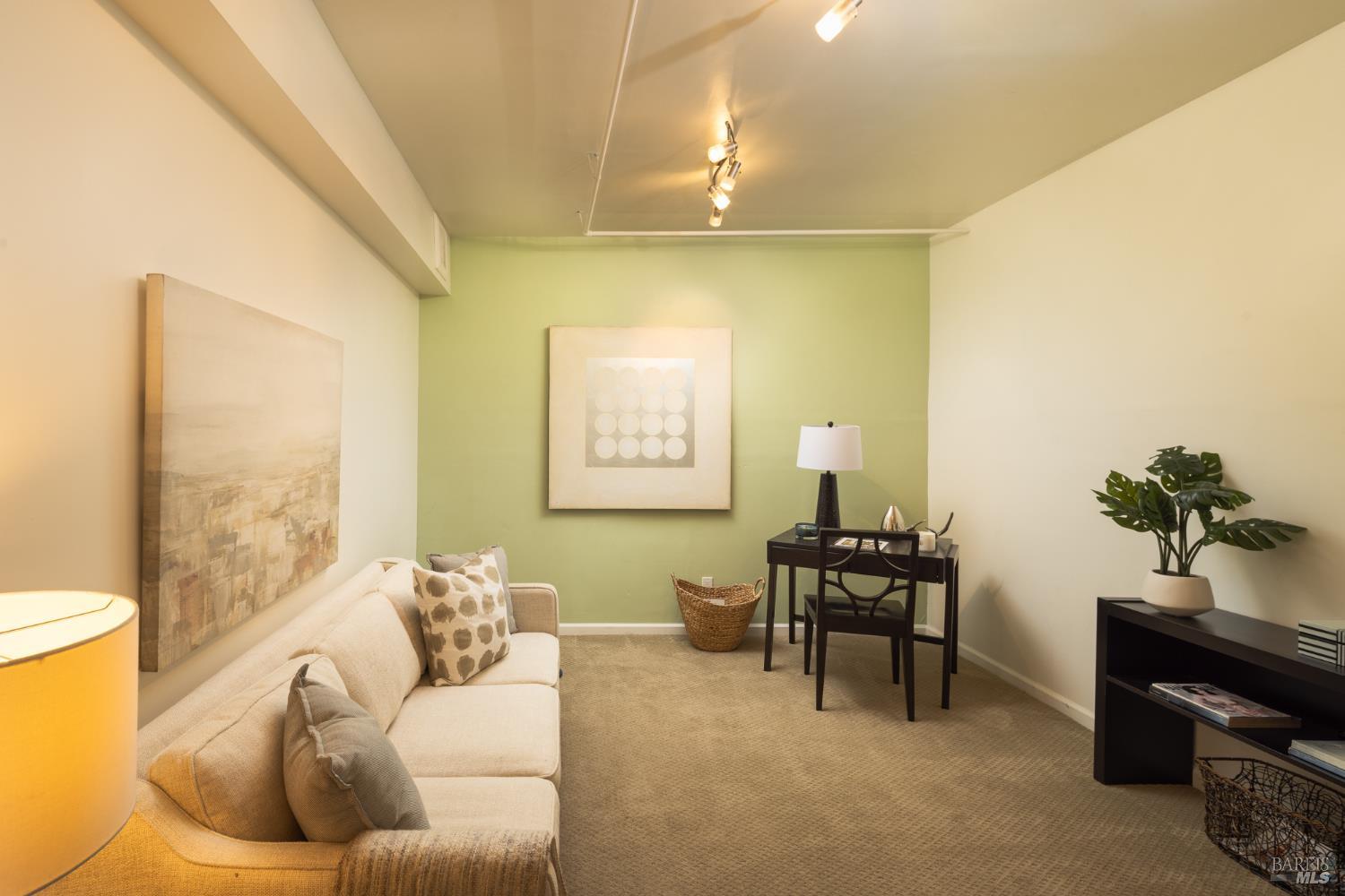 Detail Gallery Image 17 of 21 For 883 Magnolia Ave, Larkspur,  CA 94939 - 2 Beds | 2/1 Baths