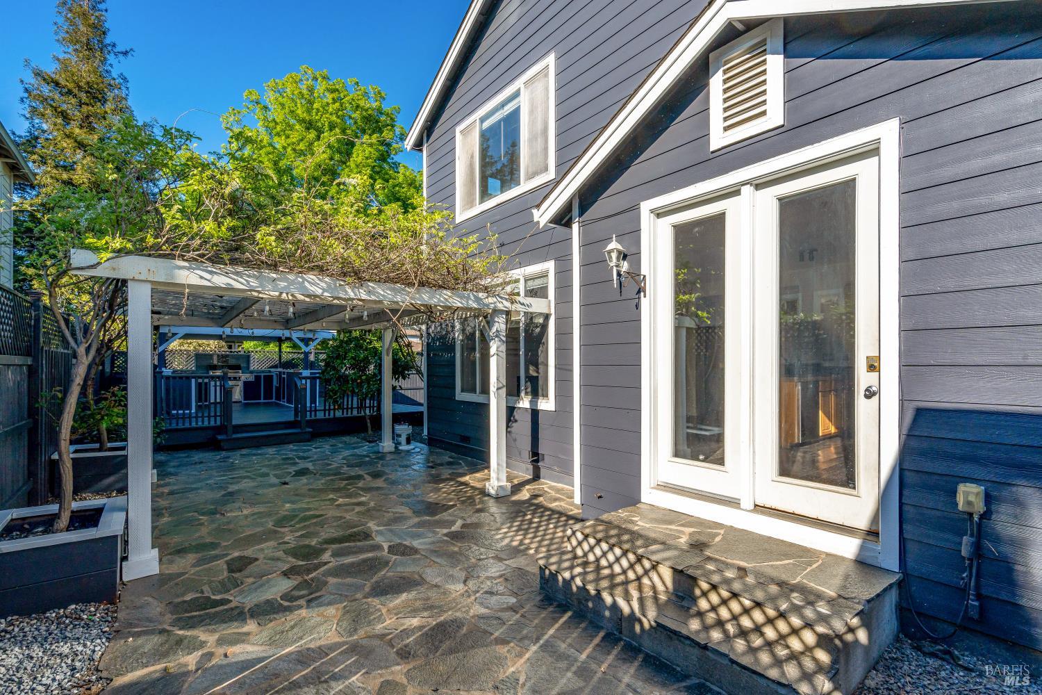 Detail Gallery Image 28 of 34 For 8843 Oakfield Ln, Windsor,  CA 95492 - 4 Beds | 2/1 Baths