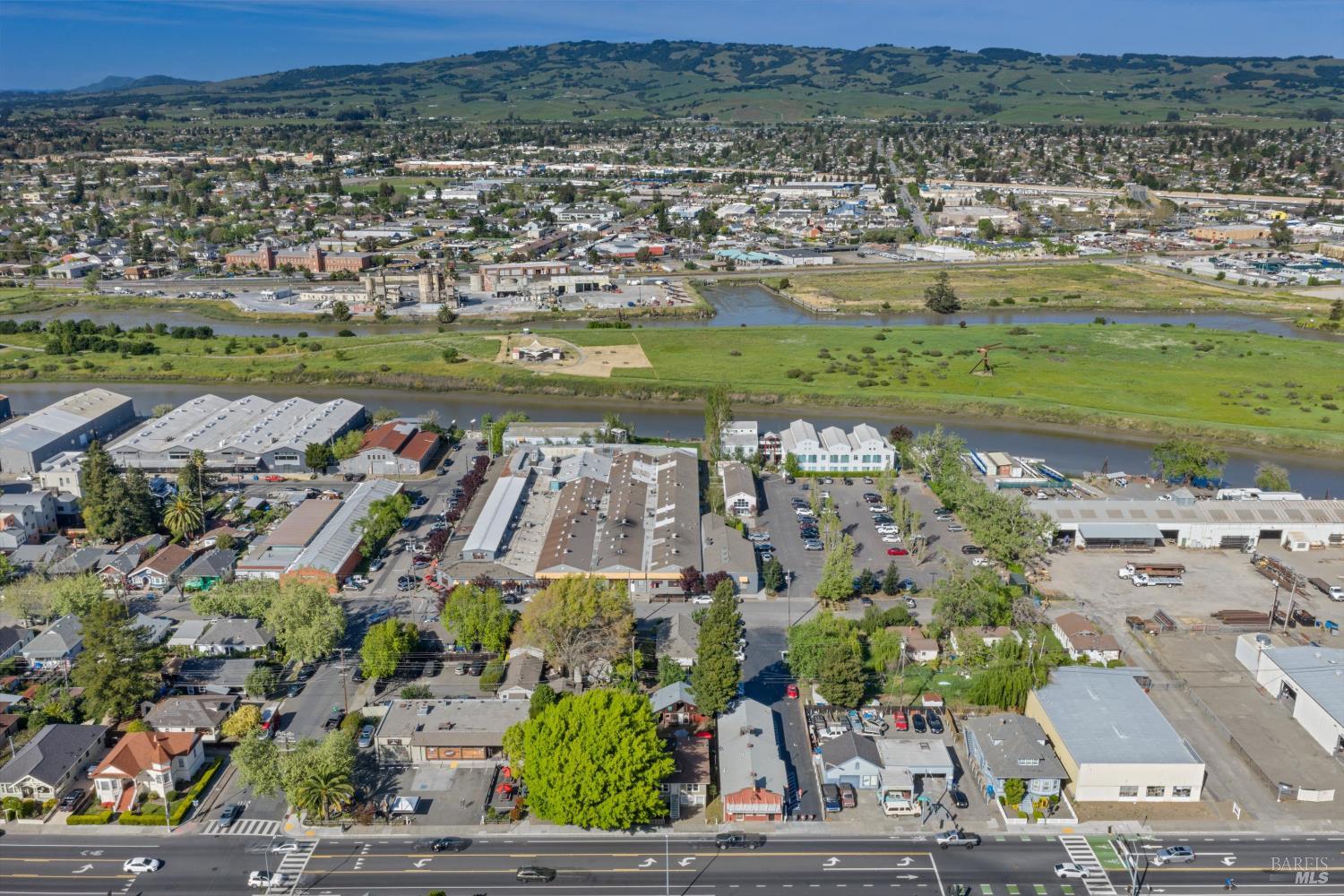 Detail Gallery Image 32 of 32 For 611 Petaluma Blvd, Petaluma,  CA 94952 - 2 Beds | 1 Baths