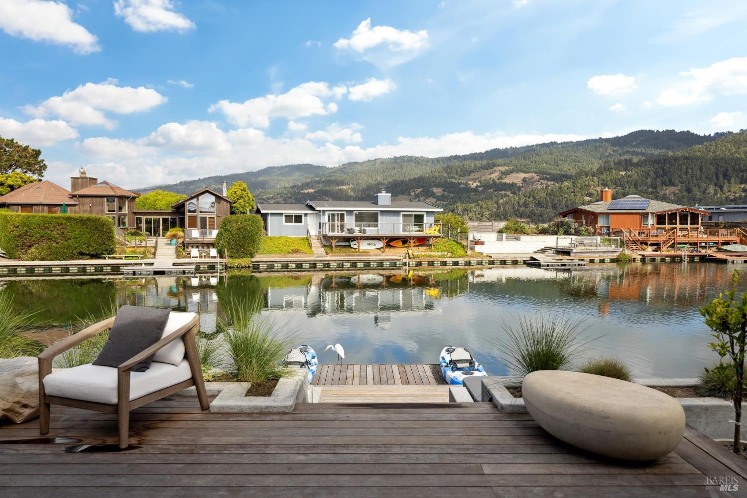 Detail Gallery Image 25 of 63 For 297 Seadrift Rd, Stinson Beach,  CA 94970 - 3 Beds | 2 Baths