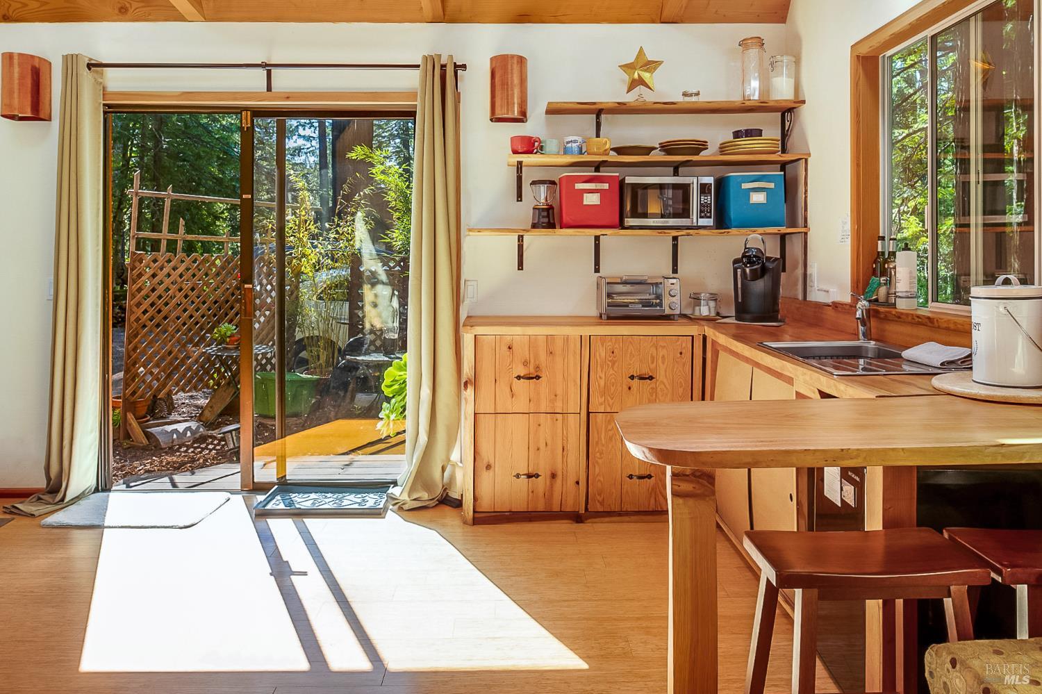 Detail Gallery Image 23 of 28 For 45516 Sunset Dr, Gualala,  CA 95445 - 2 Beds | 1 Baths