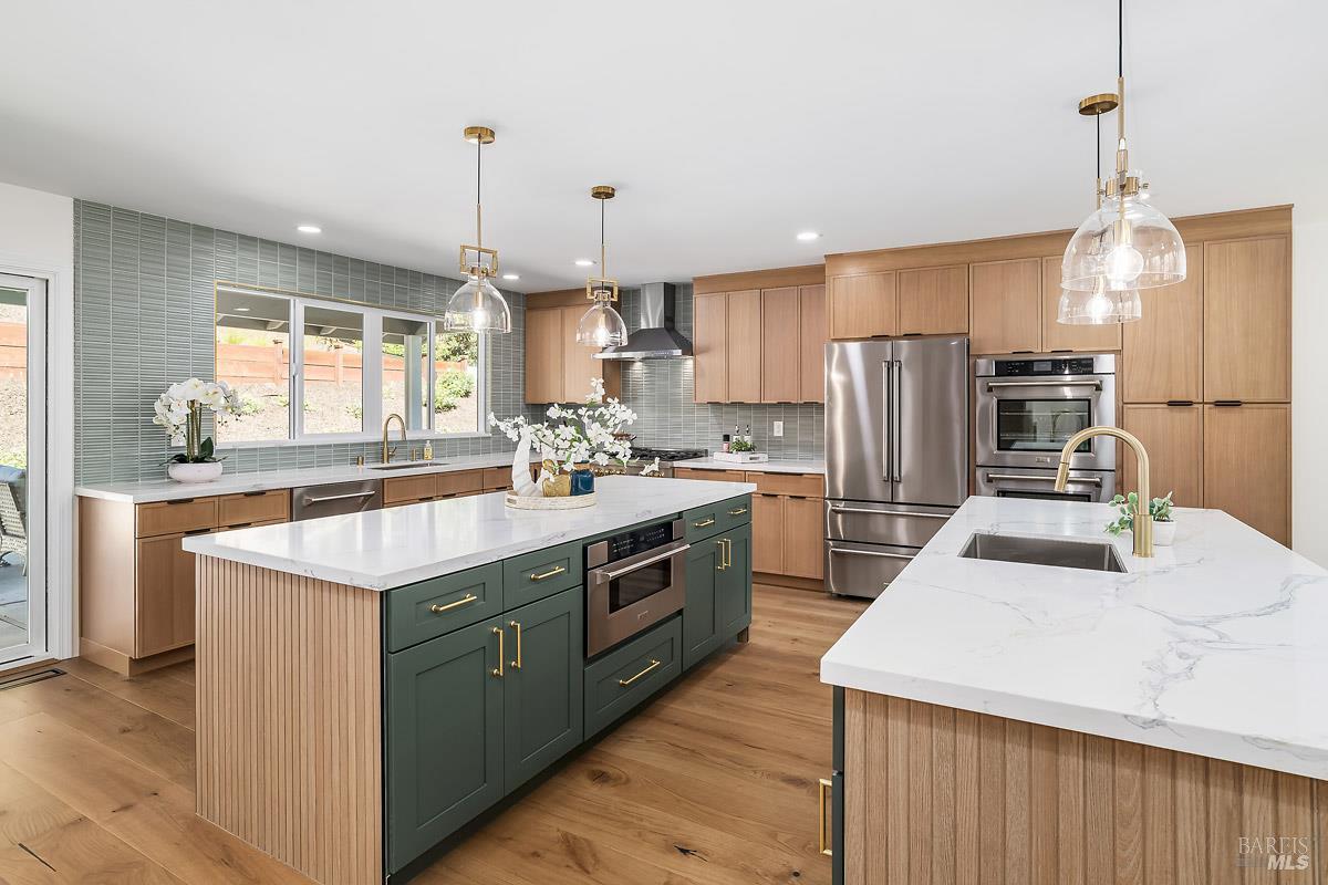 Detail Gallery Image 22 of 93 For 36 Capilano Dr, Novato,  CA 94949 - 5 Beds | 4/1 Baths