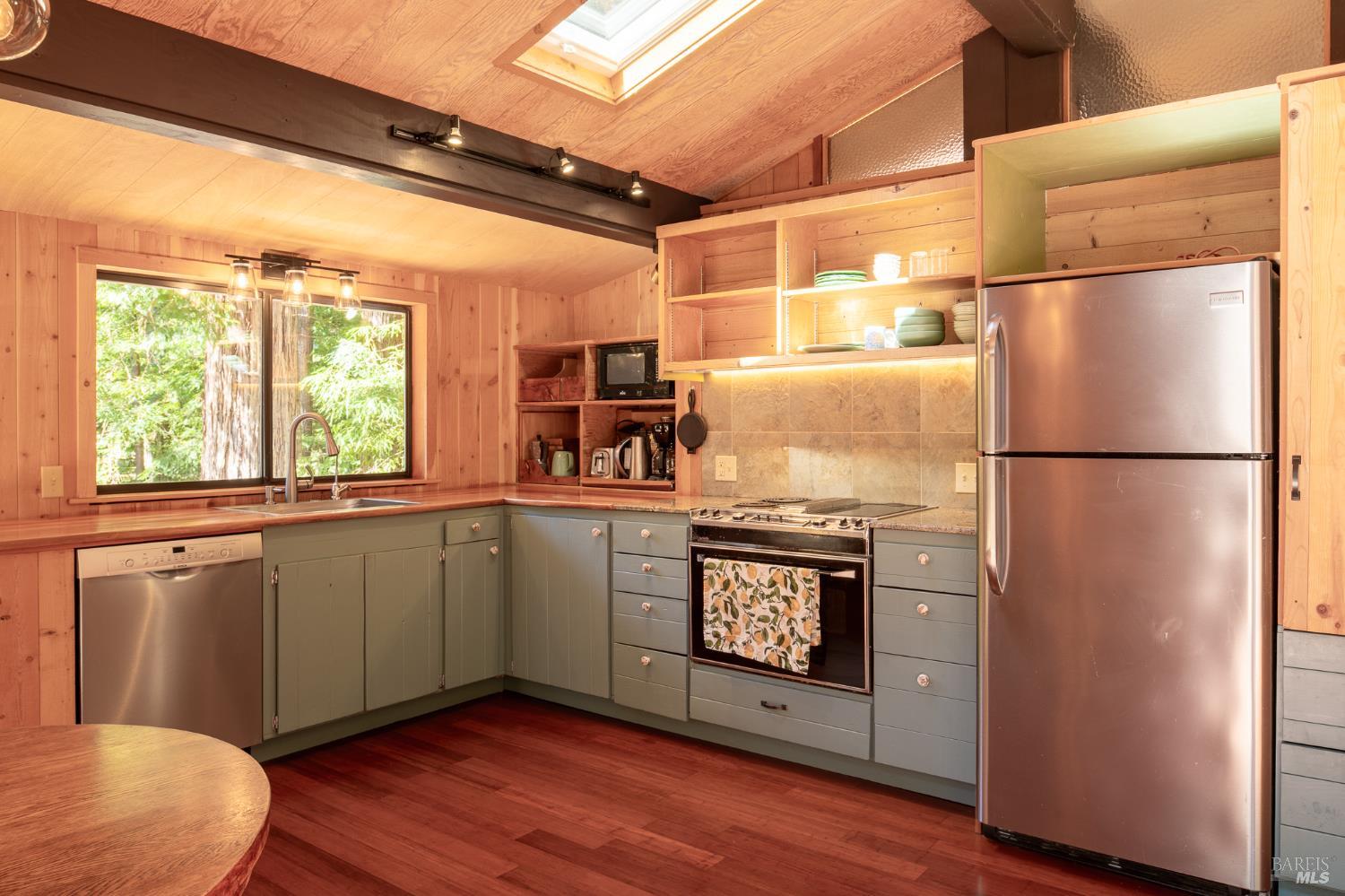 Detail Gallery Image 6 of 28 For 45516 Sunset Dr, Gualala,  CA 95445 - 2 Beds | 1 Baths