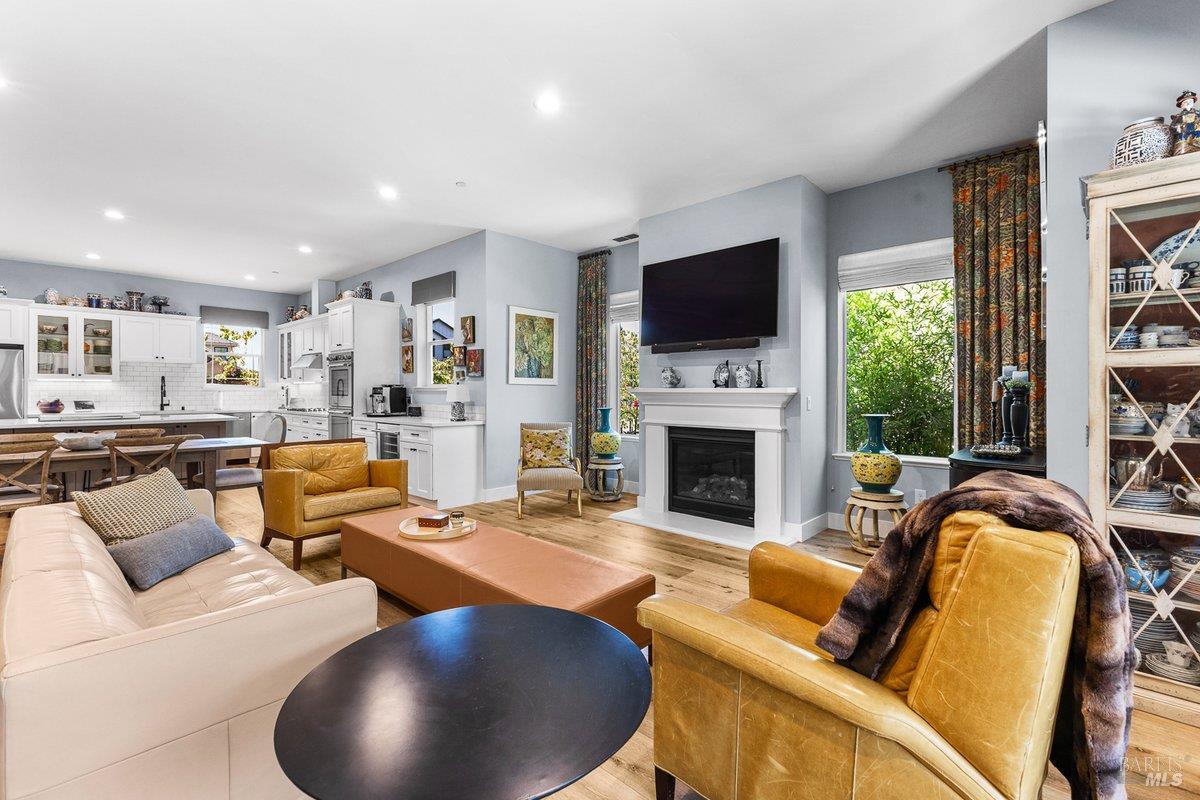 Detail Gallery Image 5 of 62 For 3700 Paxton Pl, Santa Rosa,  CA 95404 - 4 Beds | 3 Baths