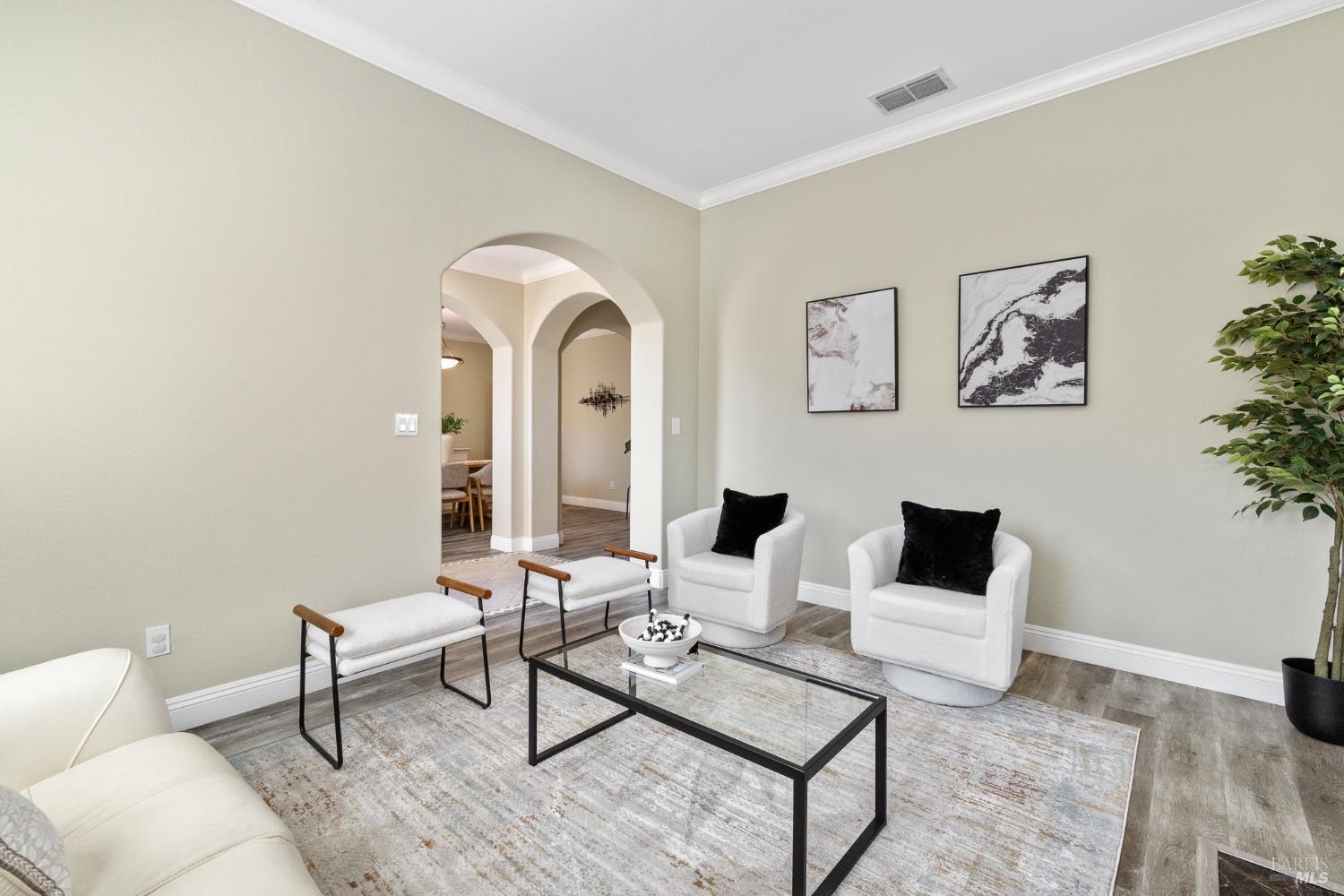 Detail Gallery Image 5 of 43 For 1149 Songwood Rd, Vallejo,  CA 94591 - 5 Beds | 3/1 Baths