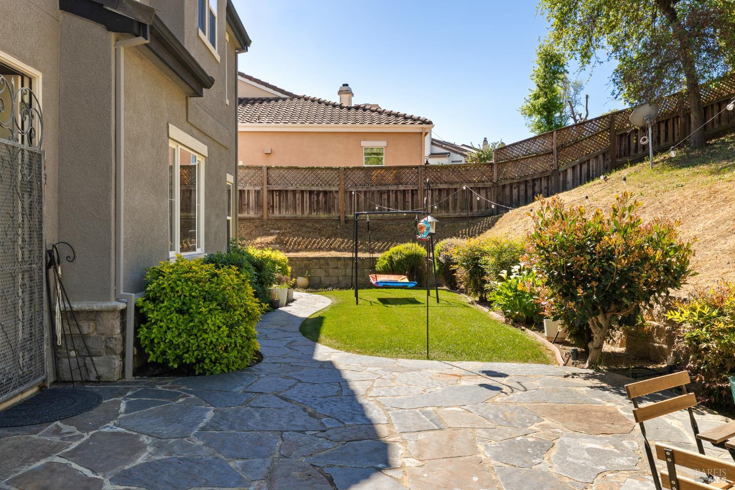 Detail Gallery Image 33 of 43 For 1149 Songwood Rd, Vallejo,  CA 94591 - 5 Beds | 3/1 Baths