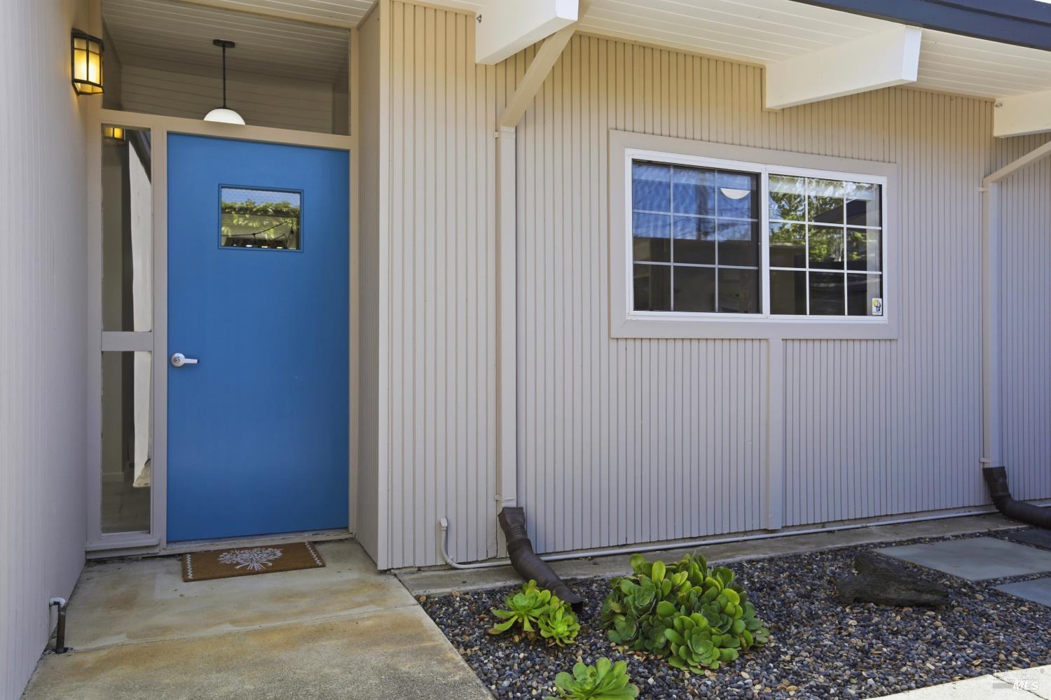 Detail Gallery Image 5 of 26 For 656 Bamboo Ter, San Rafael,  CA 94903 - 3 Beds | 2 Baths