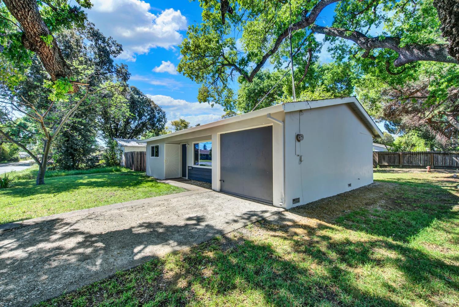 Detail Gallery Image 8 of 60 For 219 Hamilton Dr, Fairfield,  CA 94533 - 2 Beds | 1 Baths