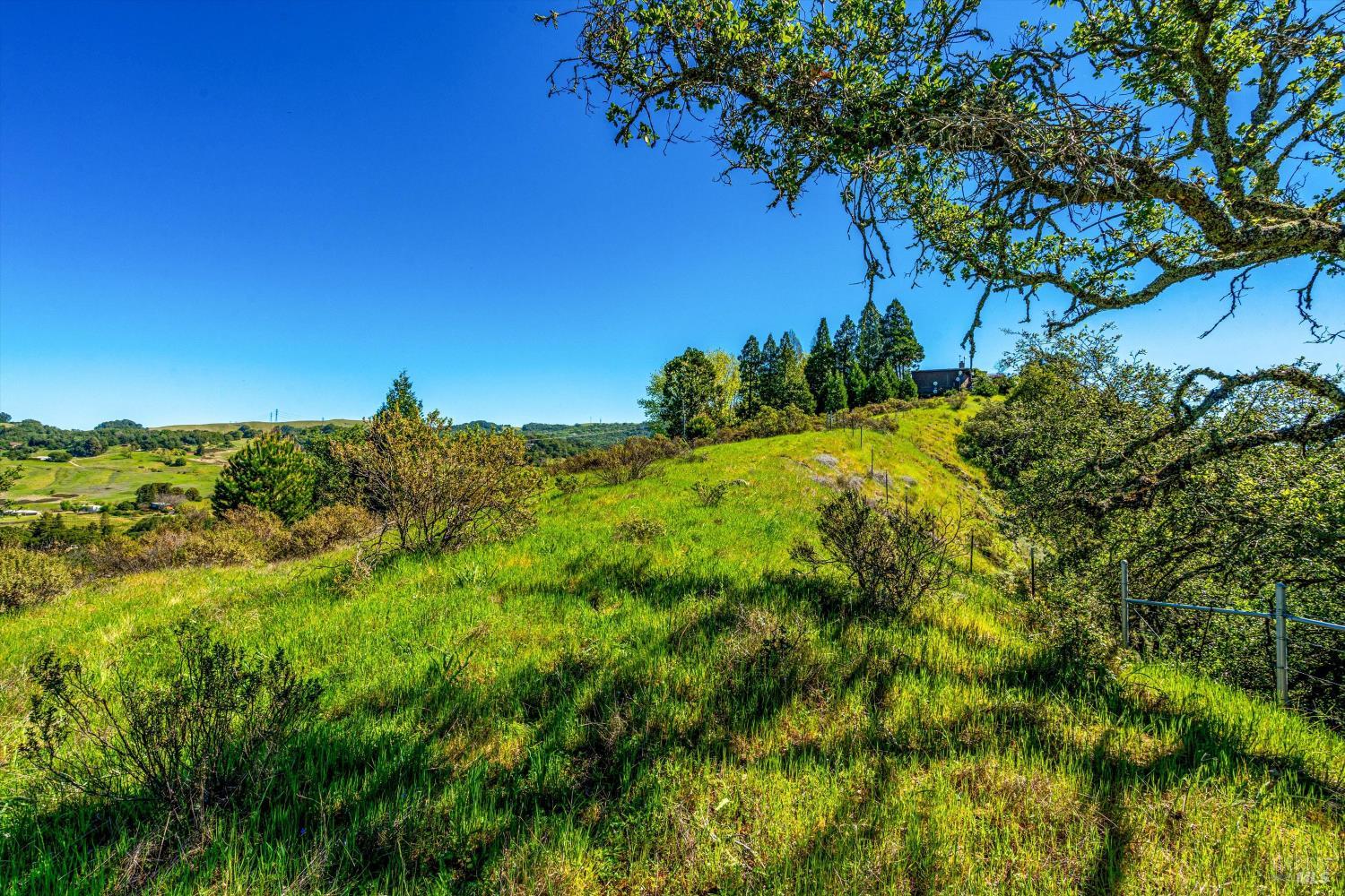 Detail Gallery Image 34 of 99 For 6048 Hyland Way, Penngrove,  CA 94951 - – Beds | – Baths