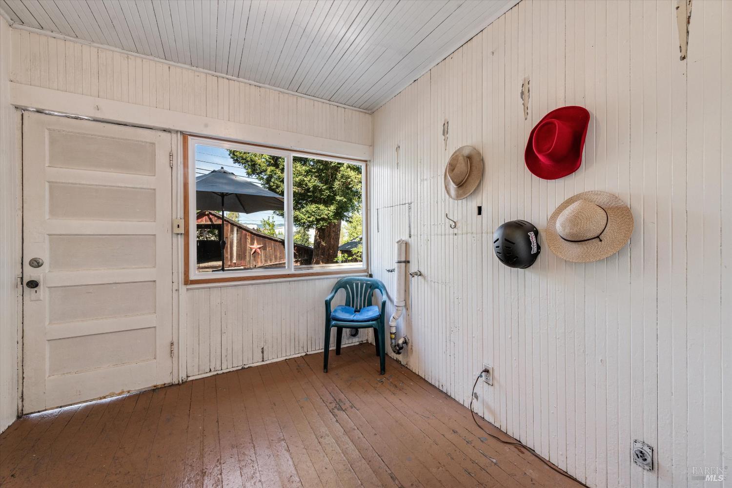 Detail Gallery Image 17 of 32 For 611 Petaluma Blvd, Petaluma,  CA 94952 - 2 Beds | 1 Baths