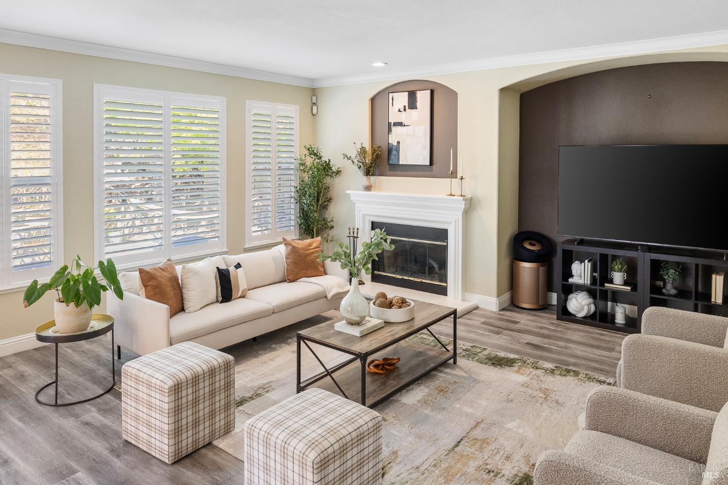 Detail Gallery Image 12 of 43 For 1149 Songwood Rd, Vallejo,  CA 94591 - 5 Beds | 3/1 Baths