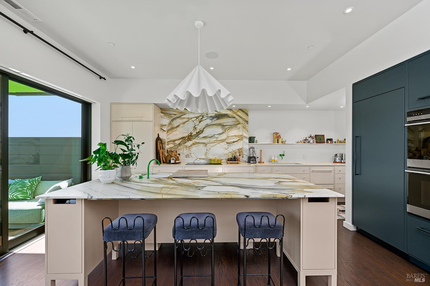 Detail Gallery Image 24 of 69 For 8 Mariposa Ct, Tiburon,  CA 94920 - 4 Beds | 5/2 Baths