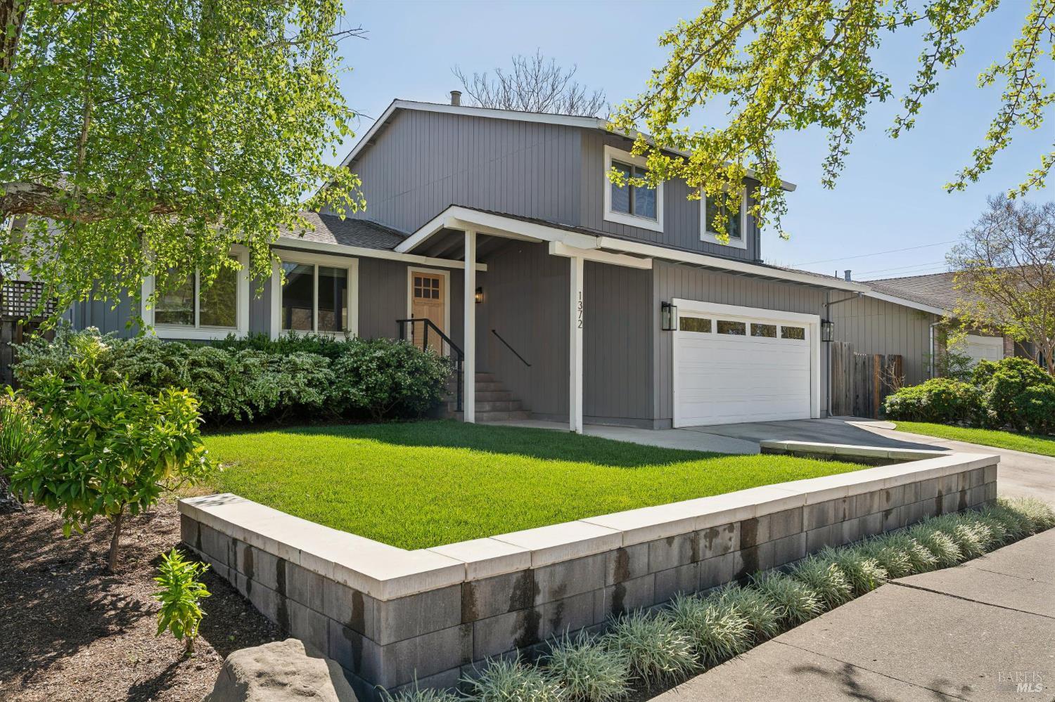 Detail Gallery Image 4 of 58 For 1372 Larkin Dr, Sonoma,  CA 95476 - 3 Beds | 3 Baths