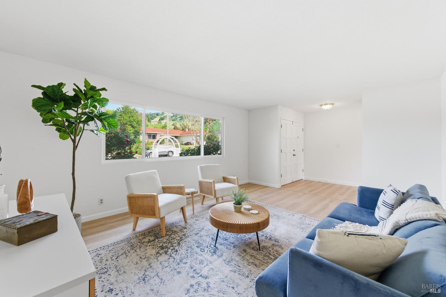 Detail Gallery Image 6 of 34 For 5514 Mulberry Dr, Santa Rosa,  CA 95409 - 4 Beds | 2 Baths