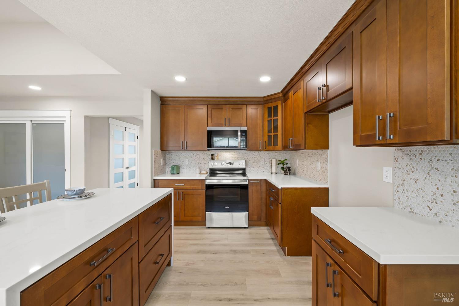 Detail Gallery Image 9 of 44 For 172 Salinas Dr, Vacaville,  CA 95688 - 4 Beds | 2 Baths