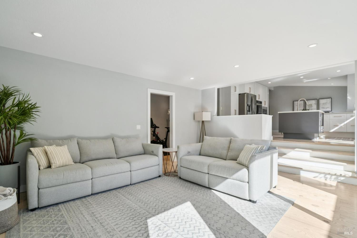 Detail Gallery Image 22 of 58 For 1372 Larkin Dr, Sonoma,  CA 95476 - 3 Beds | 3 Baths