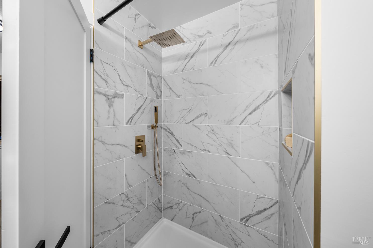 Detail Gallery Image 28 of 30 For 202 Albion Ct, Novato,  CA 94947 - 3 Beds | 2/1 Baths