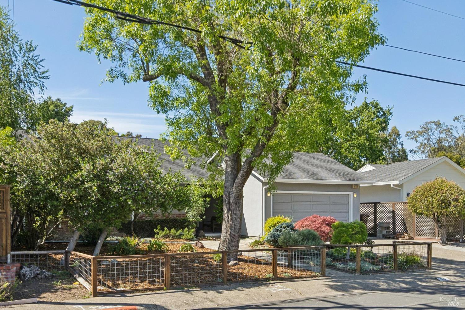 Detail Gallery Image 5 of 62 For 85 Berens Dr, Kentfield,  CA 94904 - 3 Beds | 2 Baths