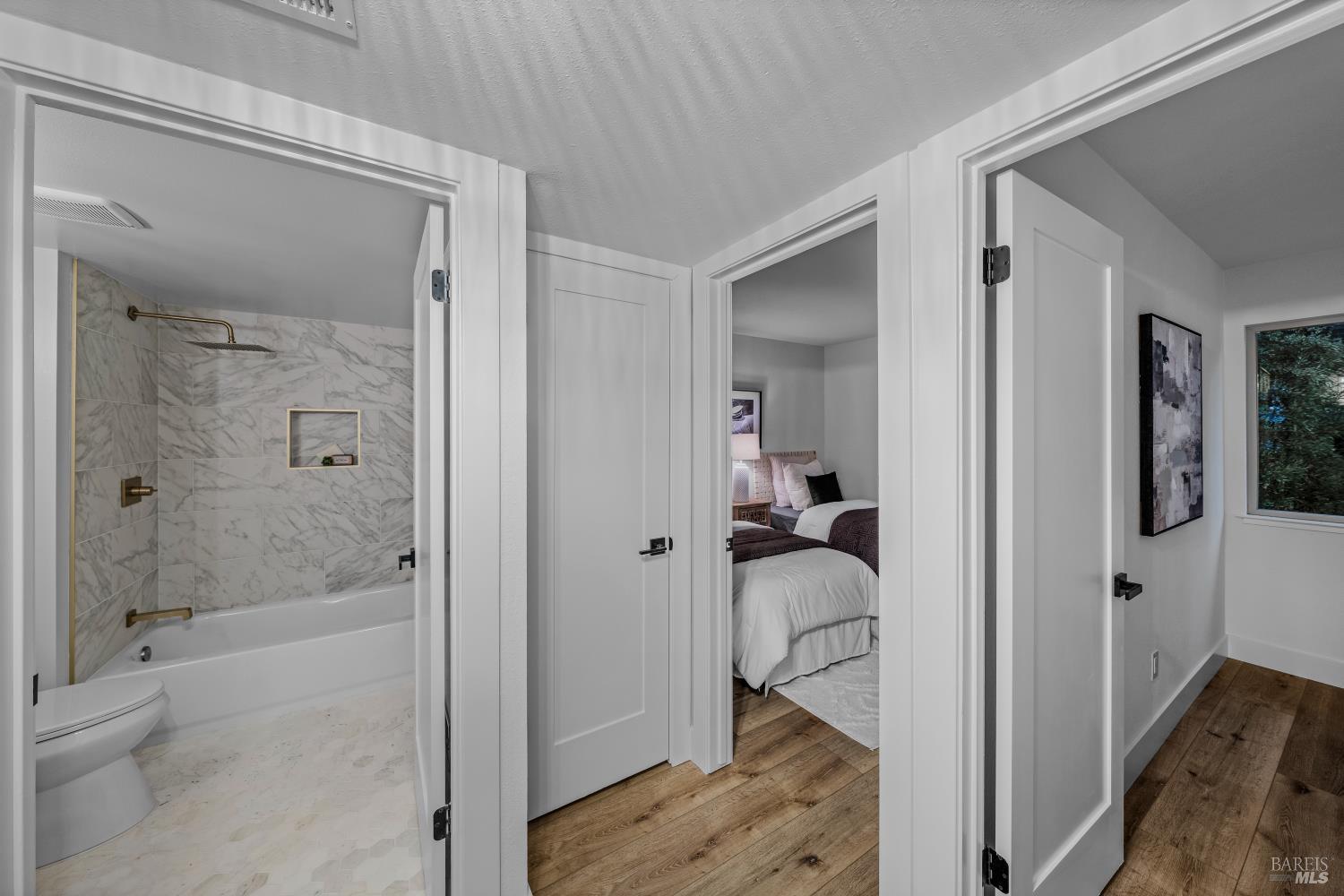 Detail Gallery Image 16 of 30 For 202 Albion Ct, Novato,  CA 94947 - 3 Beds | 2/1 Baths