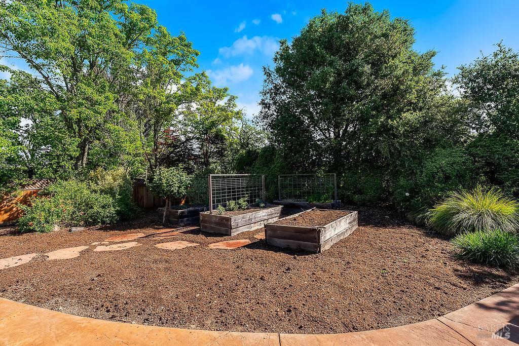 Detail Gallery Image 41 of 70 For 15119 Grove St, Healdsburg,  CA 95448 - 3 Beds | 3/1 Baths